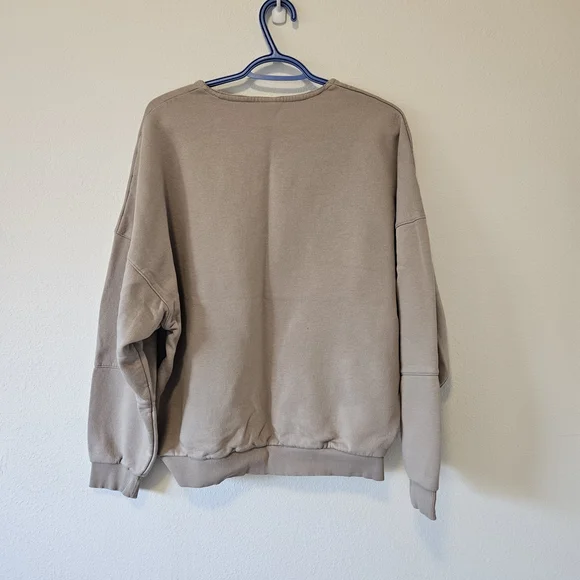 Over Sized Reebok Sweater Size M - Picture 2 of 4